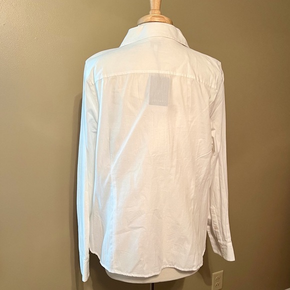 NWT Crown & Ivy Top - Picture 2 of 3